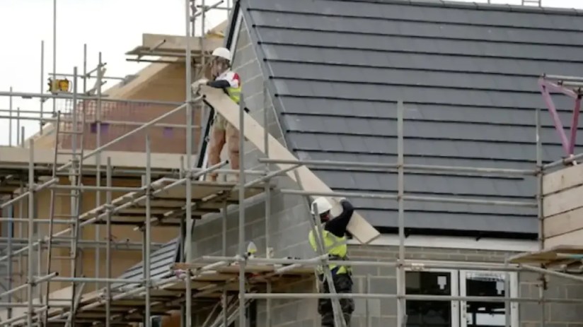 Confidence in the construction sector has fallen to its worst level in nearly three years.
