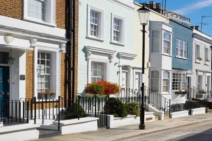 Brits could be missing out on better home insurance deals by failing to shop around
