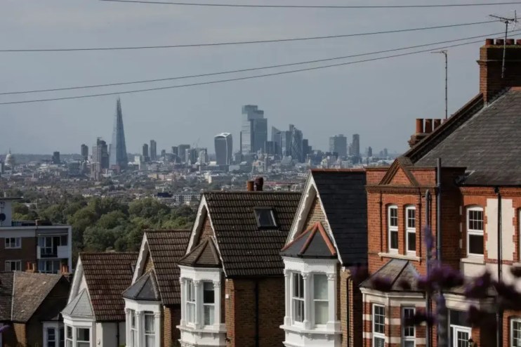 In 2003&ndash;04, the average first-time buyer age across Britain was just 31