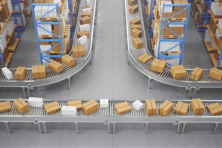 From 21 April, shipments worth more than $800 (&pound;603) to US consumers from "any origin" will be temporarily suspended.