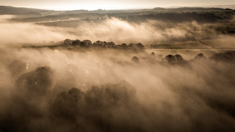 Fog which has caused disruption to flights at some of the UK&rsquo;s busiest airports will persist into the weekend, forecasters have said.