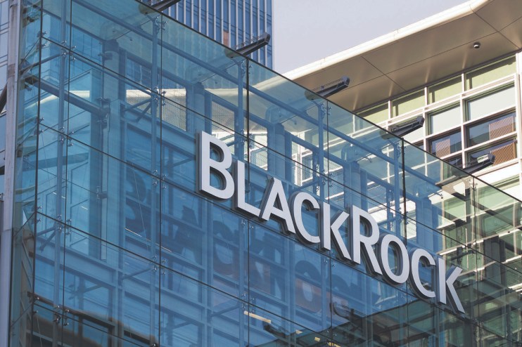 Blackrock has encouraged investors to place more capital in hedge funds
