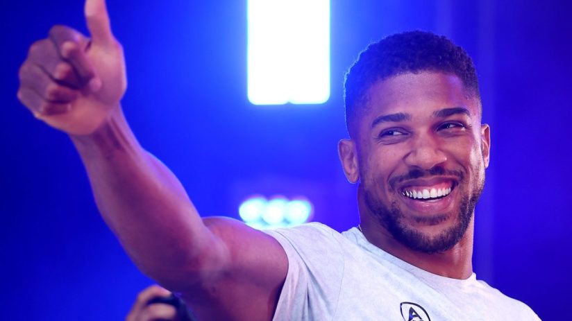 Anthony Joshua has become a co-owner of Andy Murray's padel team in the Hexagon Cup