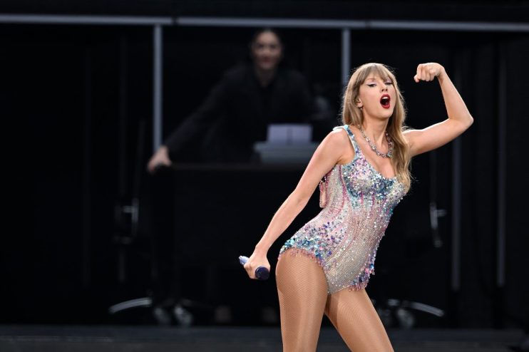Taylor Swift is set for an appearance at this year&rsquo;s El Clasico between Barcelona and Real Madrid.