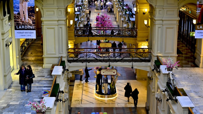 A Russian shopping mall, many of which still have empty stores from when western brands left the country (Photo by Sefa Karacan/Anadolu via Getty Images)
