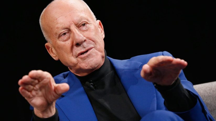 Sir Norman Foster's firm is set to design Manchester United's new stadium
