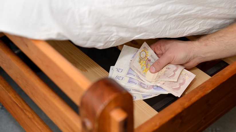 Brits have nearly half a trillion pounds in cash stashed away