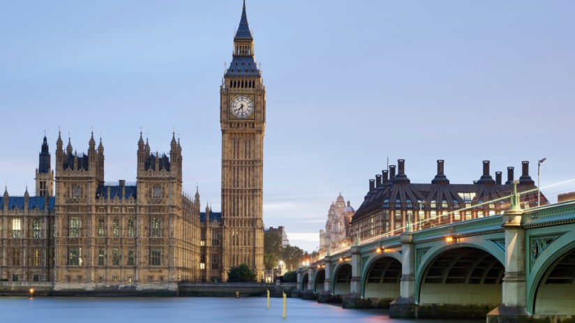 The UK economy is suffering from sluggish growth in a warning sign for Rachel Reeves.