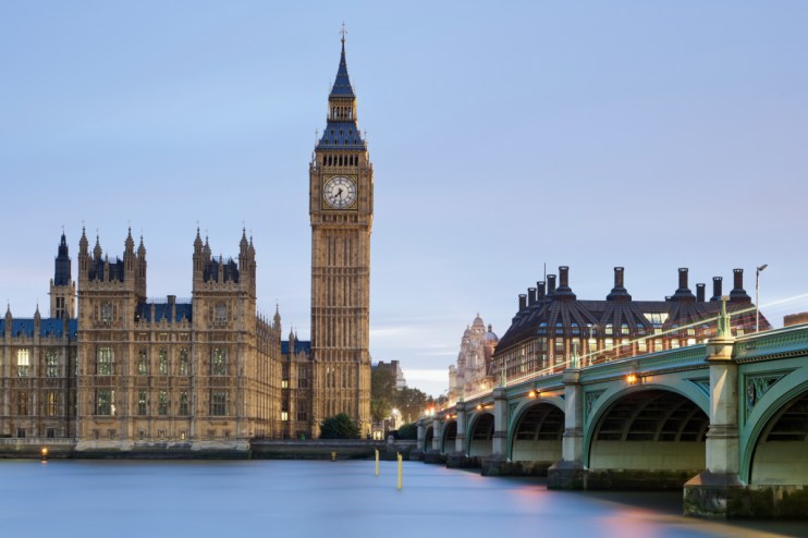 The UK economy is suffering from sluggish growth in a warning sign for Rachel Reeves.