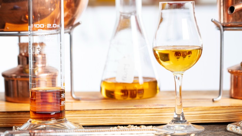 The London Bridge Distillery School is one of the only places in London where whisky lovers can take part and experience the blending process.