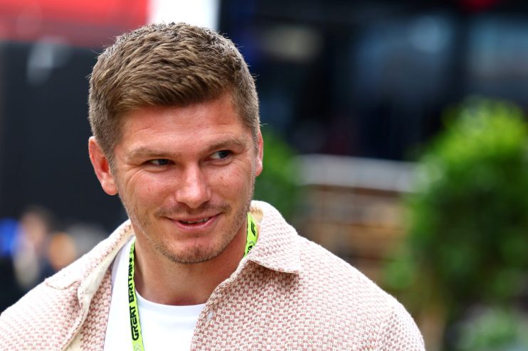 Former England rugby captain Owen Farrell has returned to the Premiership after Saracens paid a reported &euro;200,000 to release from his French contract.