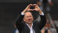 John Textor says he is ready to sell his stake in Crystal Palace to avoid the club being kicked out of the Europa League due to rules on multi-club ownership.
