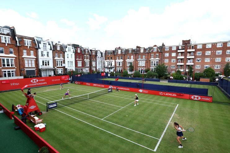 Walk out of Barons Court tube station &ndash; via your preferred District or Piccadilly line train &ndash; turn right and within 100 yards you&rsquo;ll see the HSBC red colour scheme branded across a sign that welcomes you to Queen&rsquo;s Club.