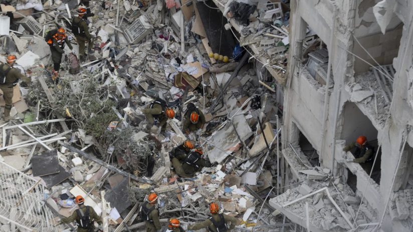Iran launched a new wave of missile attacks on Monday, killing at least four and wounding dozens more. (Photo by Amir Levy/Getty Images)