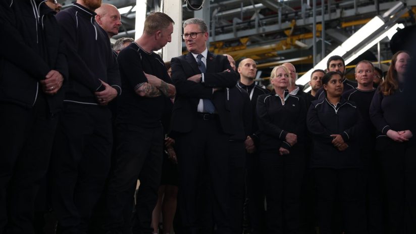 Prime Minister Keir Starmer visits the Jaguar Land Rover. Picture by Lauren Hurley / No 10 Downing Street
