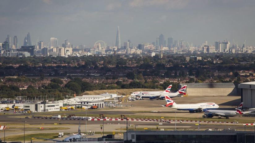 LONDON, ENGLAND - OCTOBER 11: A general view of aircraft at Heathrow Airport in front of the London skyline on October 11, 2016 in London, England. The UK government has said it will announce a decision on airport expansion soon. Proposals include either a third runway at Heathrow, an extension of a runway at the airport or a new runway at Gatwick Airport. (Photo by Jack Taylor/Getty Images)