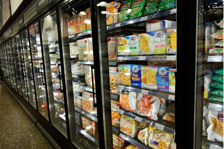 Farmfoods is a rival to Iceland.