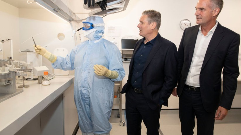 Starmer and Peter Kyle visiting an Astrazeneca factory