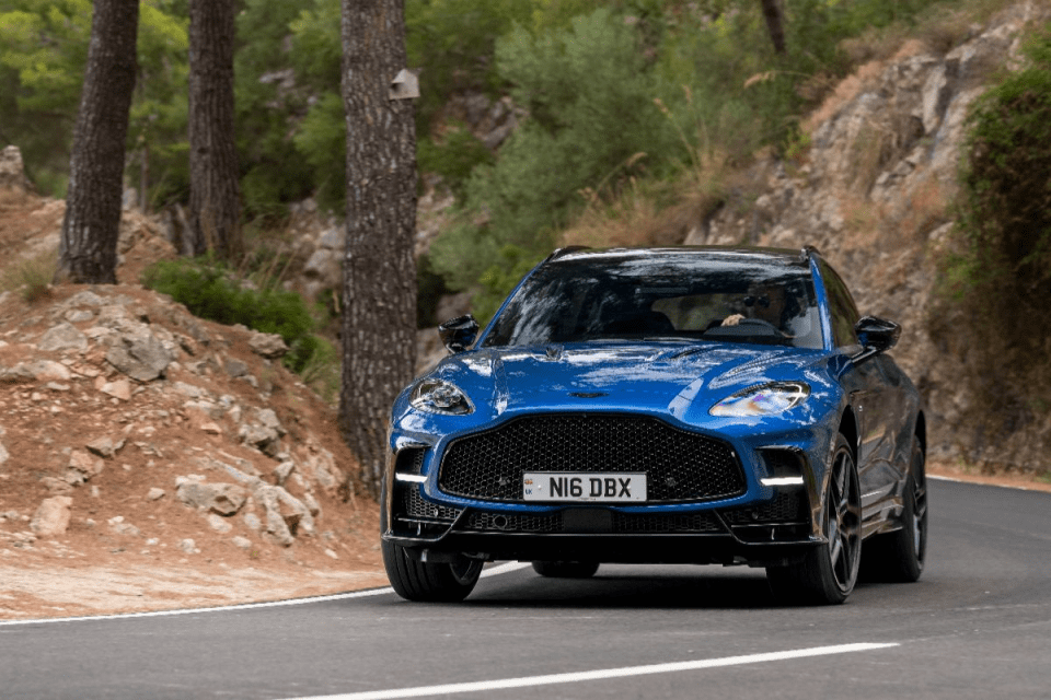 Aston Martin DBX S