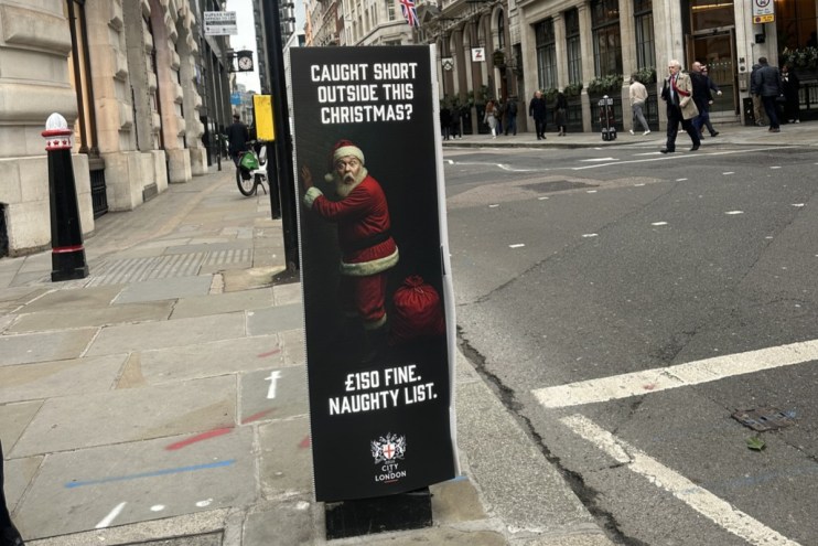 Urban campaign highlights public restroom shortage in city center, addressing accessibility and infrastructure challenges.