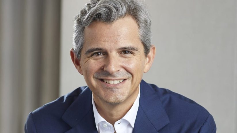 Filippo Goris 2021 headshot showcasing a professional and approachable demeanor for his biography on a news/business website