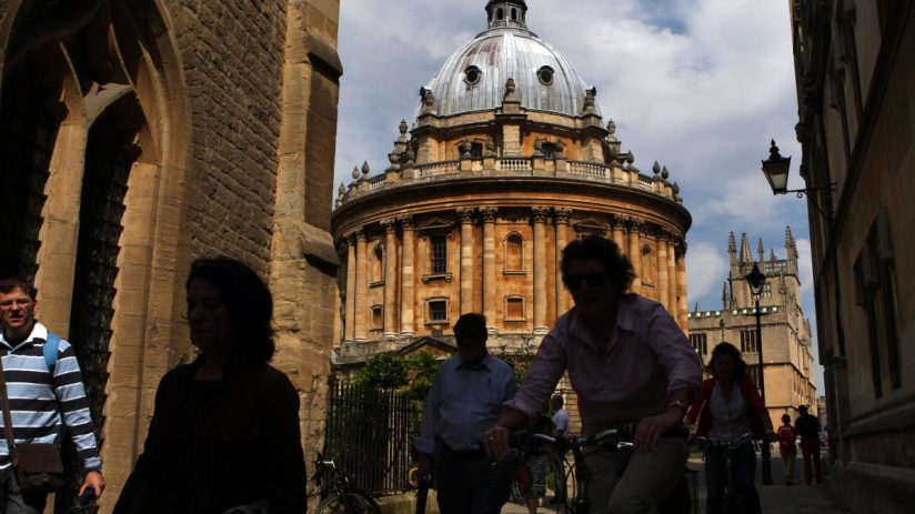 Oxford University spinouts showcasing innovation and entrepreneurship in a business setting