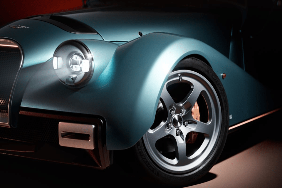 New vents in the front wings aid airflow and cooling, also giving the Supersport 400 a more purposeful appearance.&nbsp;