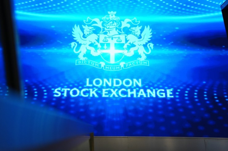 London Stock Exchange market activity with traders and financial charts, capturing economic trends and trading dynamics