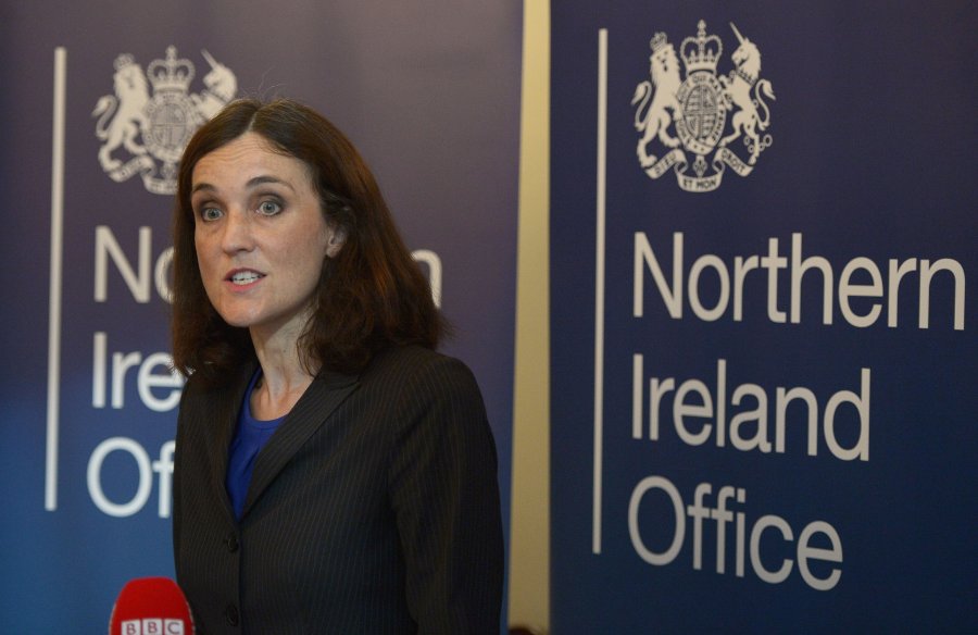 Northern Ireland First Minister Peter Robinson Resigns Over Stormont Crisis